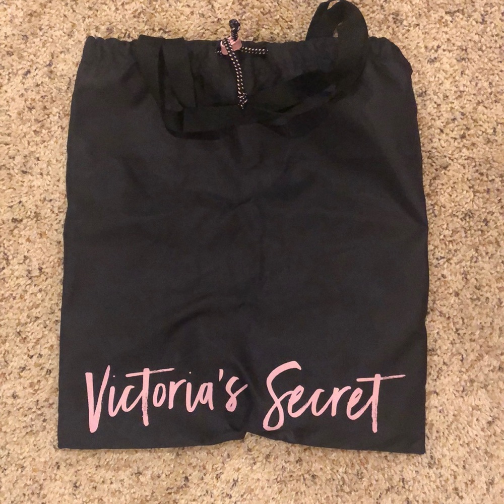 Victoria’s Secret medium sized bag